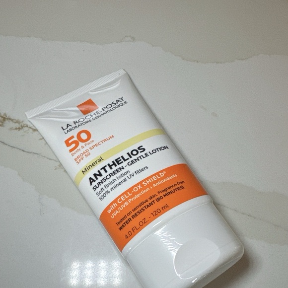 La roche posay sunscreen 4oz - Picture 2 of 3